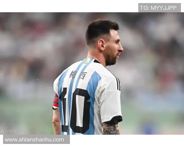 我心中的足球英雄:追随梅西的足迹与梦想 我心中的足球英雄:追随梅西的足迹与梦想