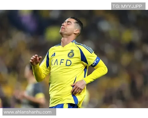 足球巨星化身书呆子展现另一面魅力与智慧的碰撞