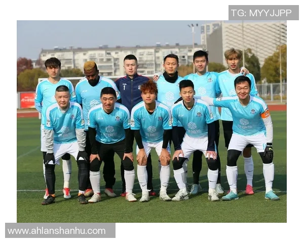 足球明星拍照技巧揭秘如何在镜头前展现最佳状态与魅力 足球明星拍照技巧揭秘如何在镜头前展现最佳状态与魅力