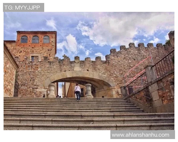 探索埃斯特旺的魅力与历史：一段不可错过的文化之旅